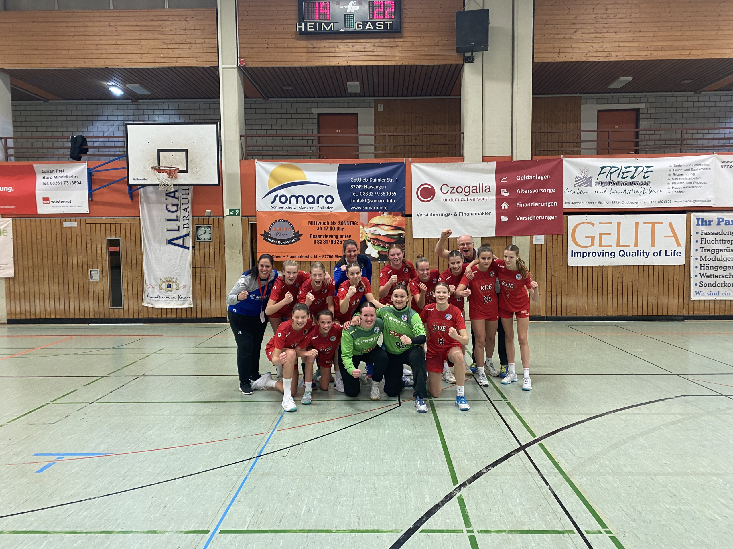 Weibliche B: Ungeschlagener Tabellenführer der Bayernliga